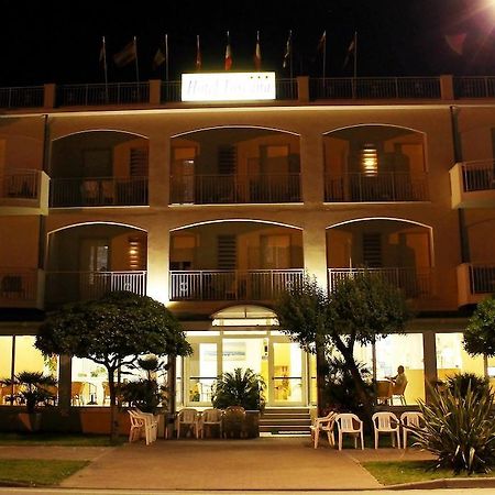 Hotel Toscana Марота Екстериор снимка