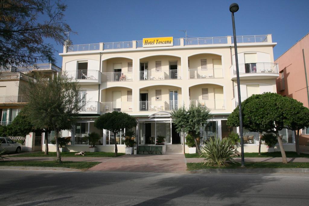 Hotel Toscana Марота Екстериор снимка