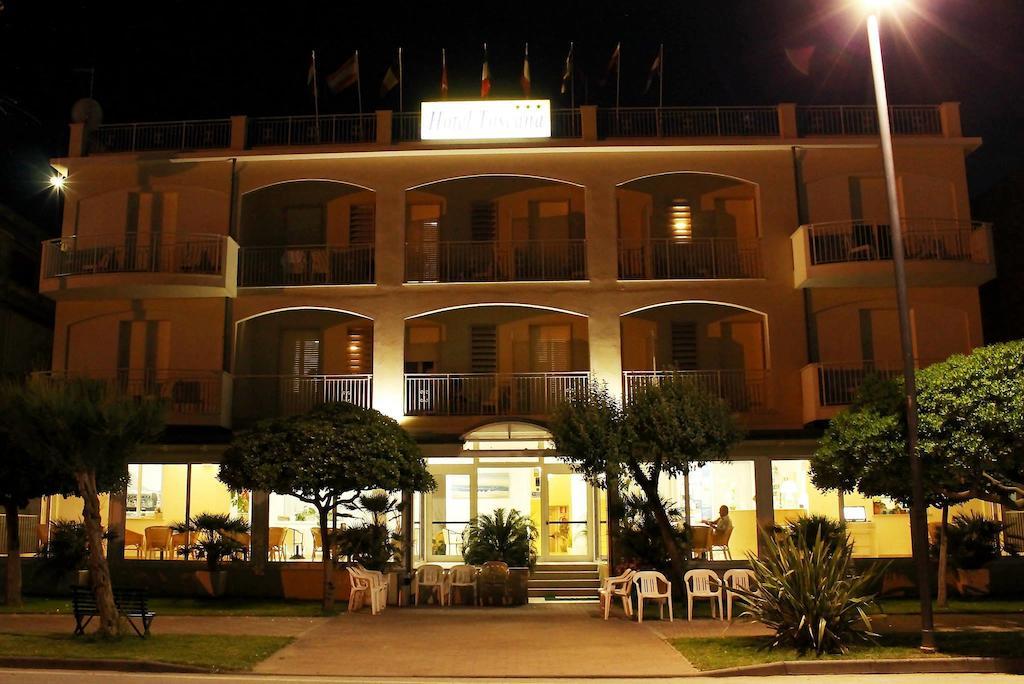 Hotel Toscana Марота Екстериор снимка