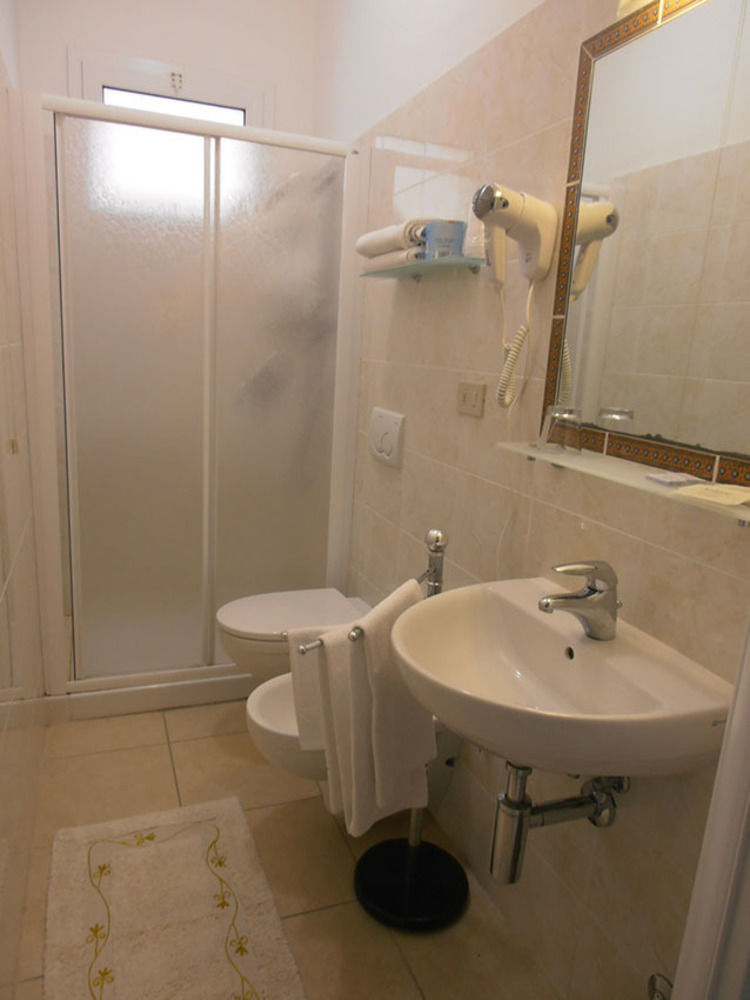 Hotel Toscana Марота Екстериор снимка